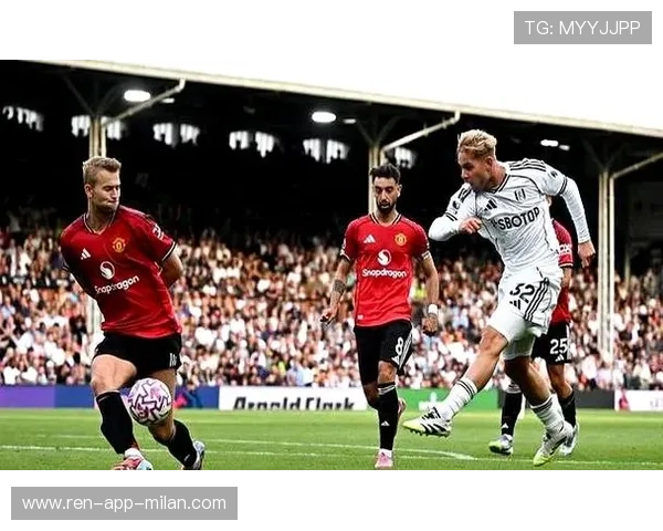 曼联四次丢球均来自肋部，三中卫体系遭质疑